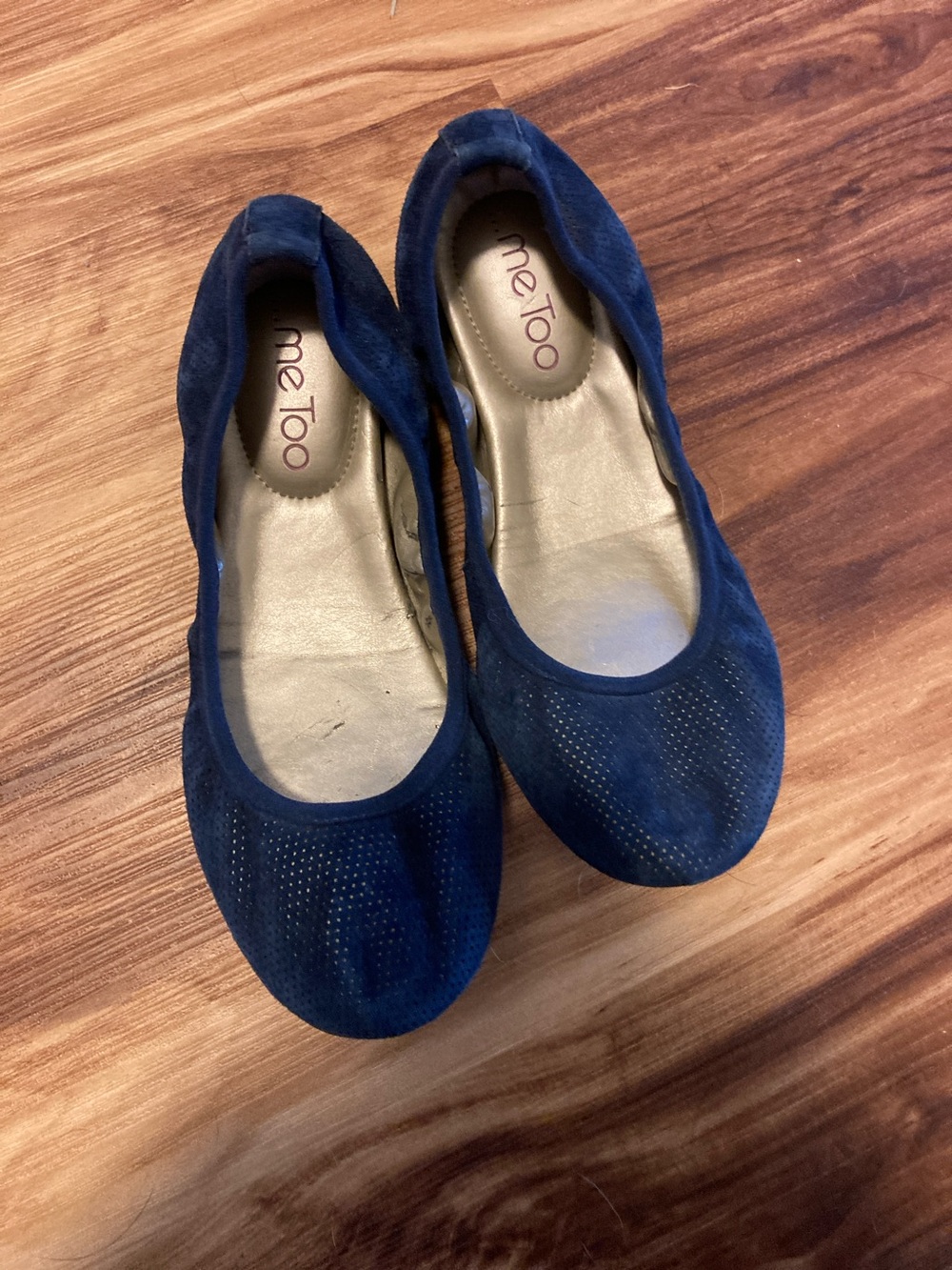 me too Women’s Dark Blue Suede Ballet Flats